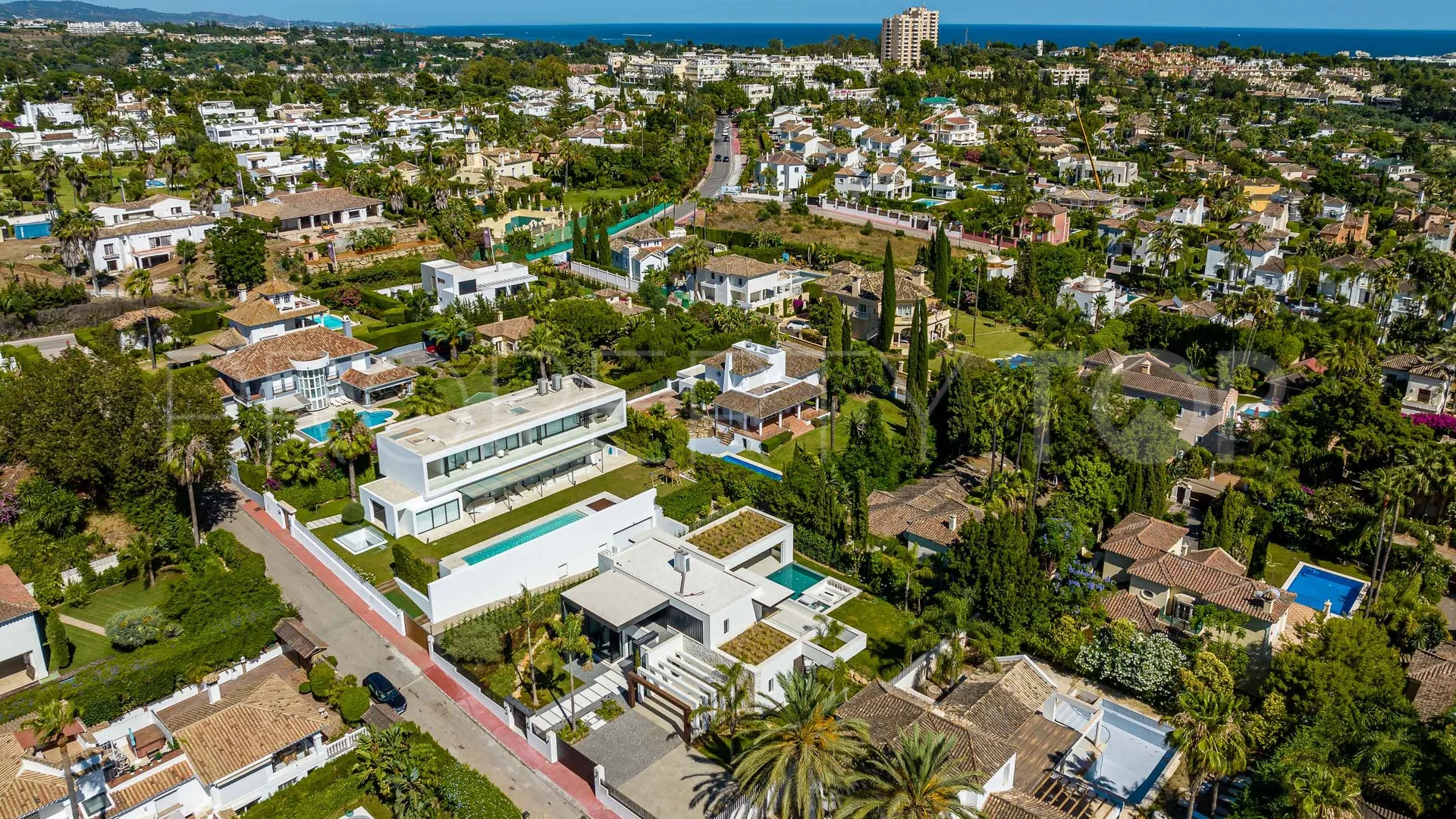 Las Brisas 5 bedrooms villa for sale