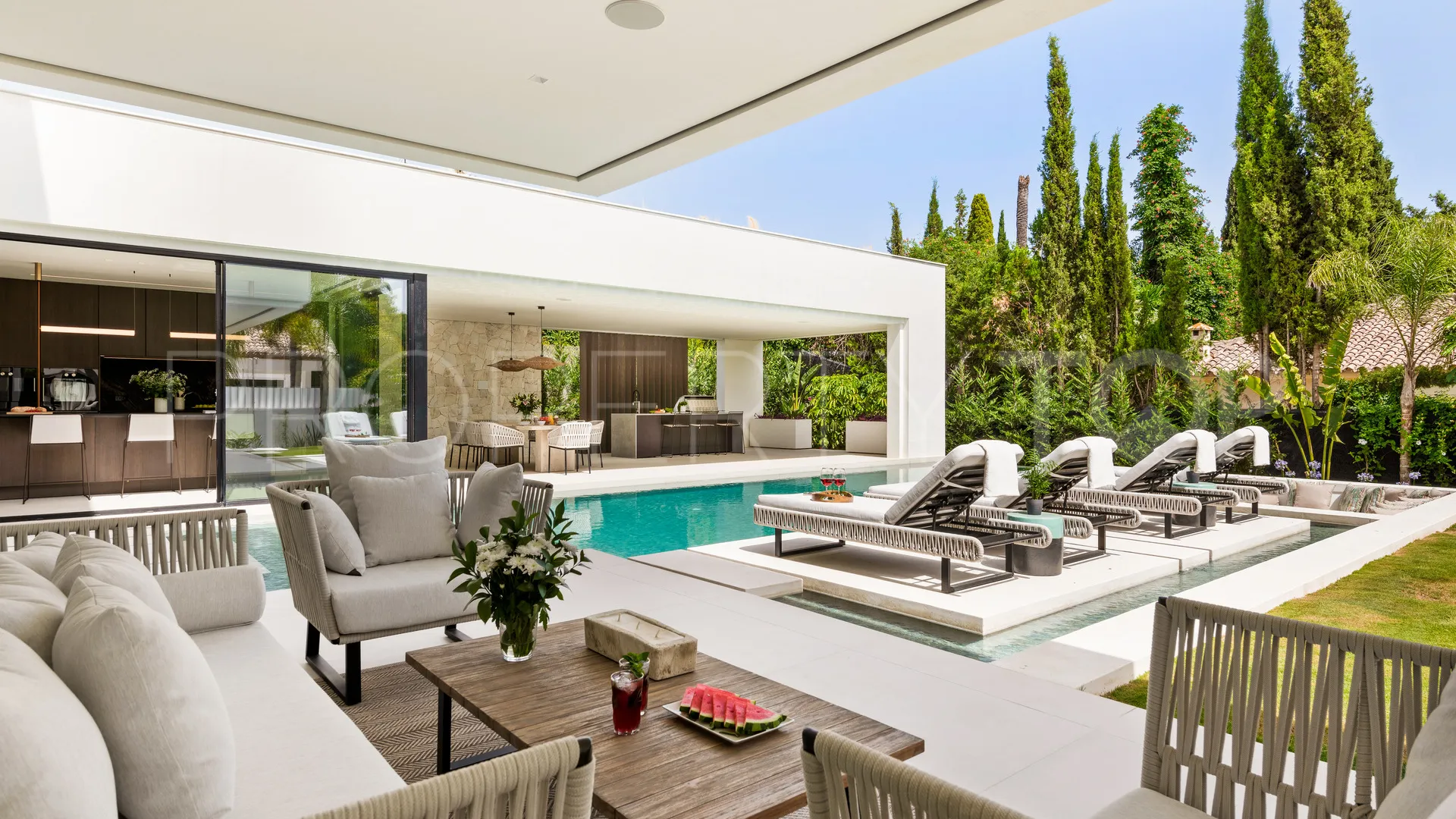 Las Brisas 5 bedrooms villa for sale