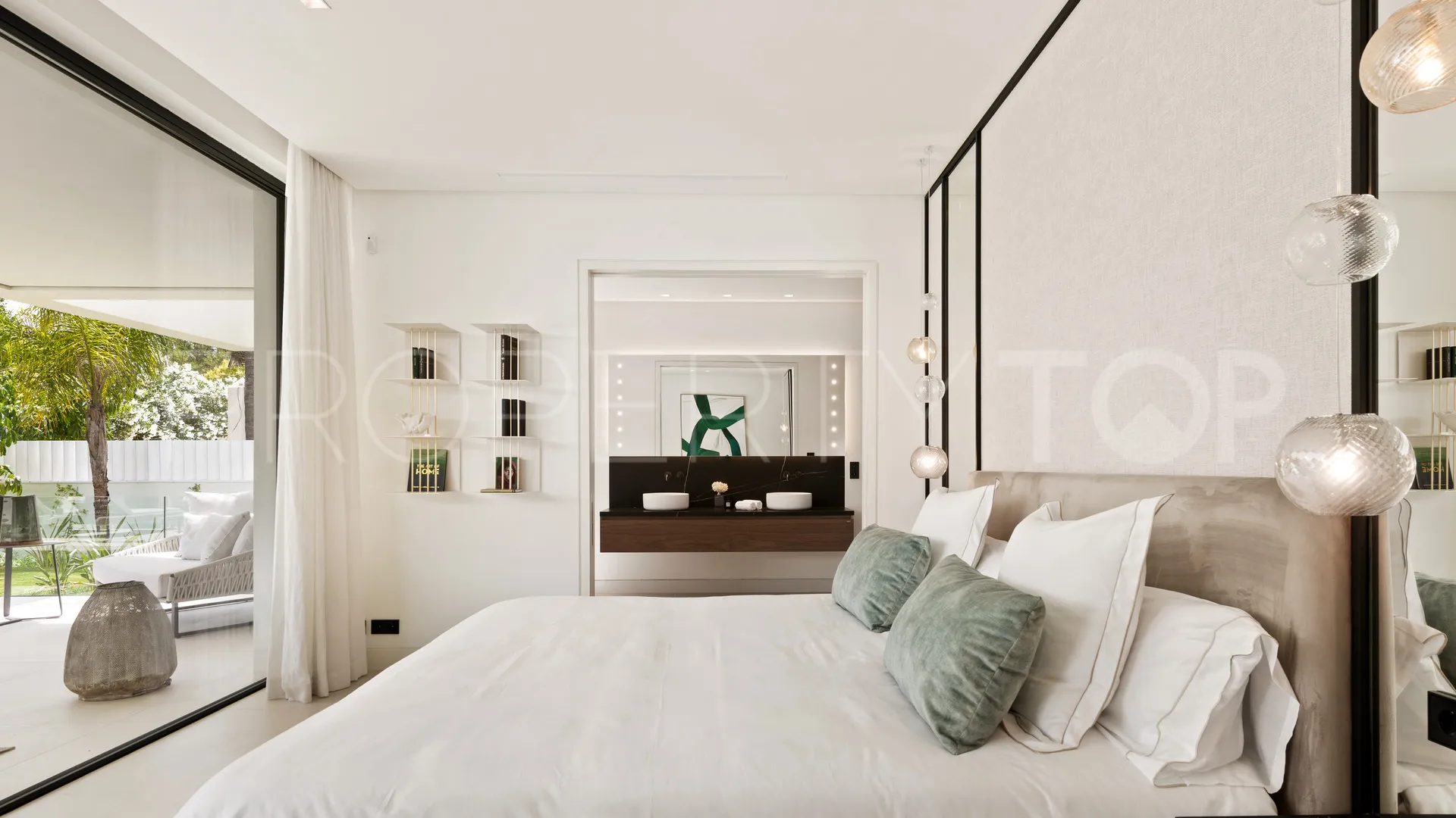 Las Brisas 5 bedrooms villa for sale