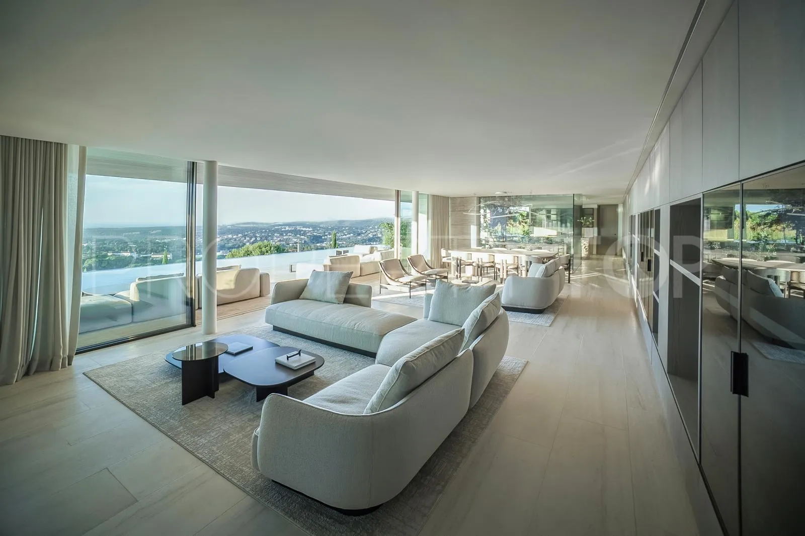 7 bedrooms La Reserva villa for sale
