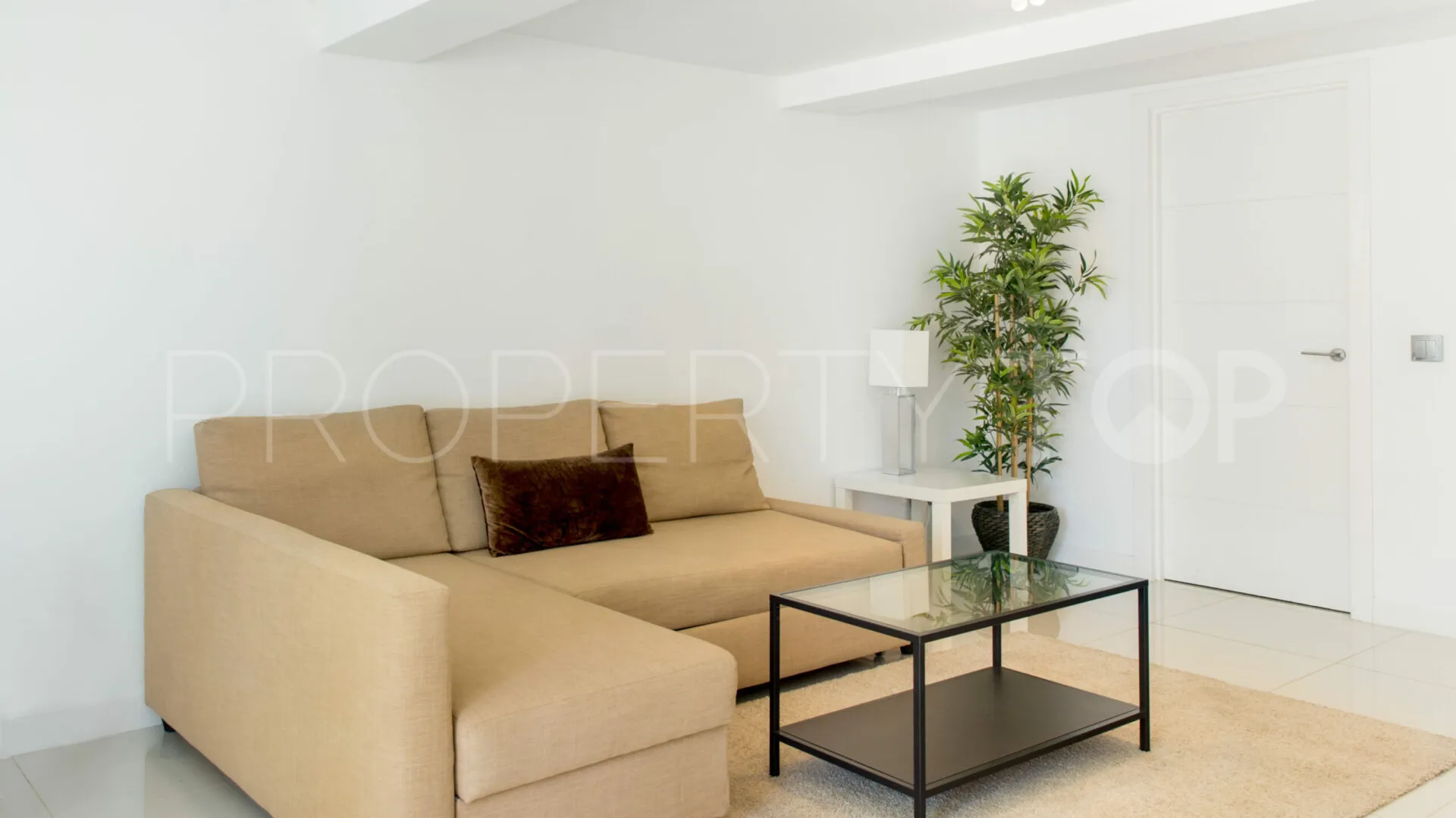 For sale villa with 8 bedrooms in Elviria