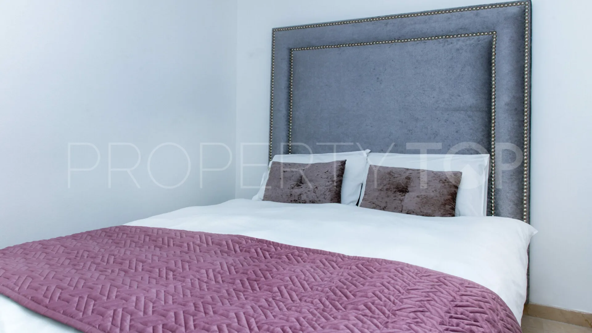 For sale villa with 8 bedrooms in Elviria