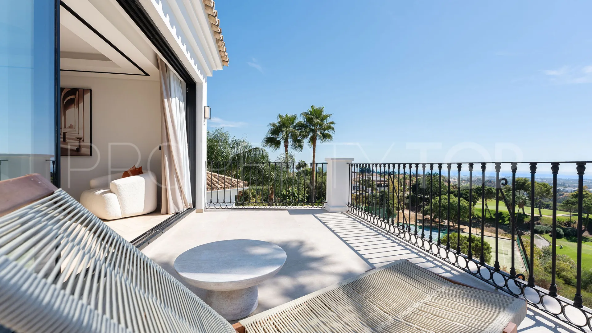 For sale Los Arqueros villa with 5 bedrooms