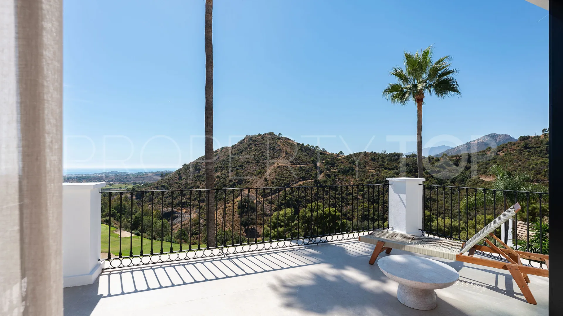 For sale Los Arqueros villa with 5 bedrooms