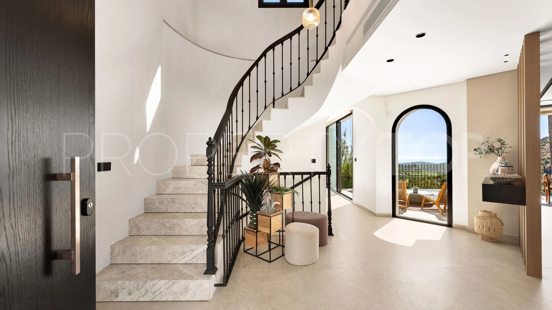 For sale Los Arqueros villa with 5 bedrooms