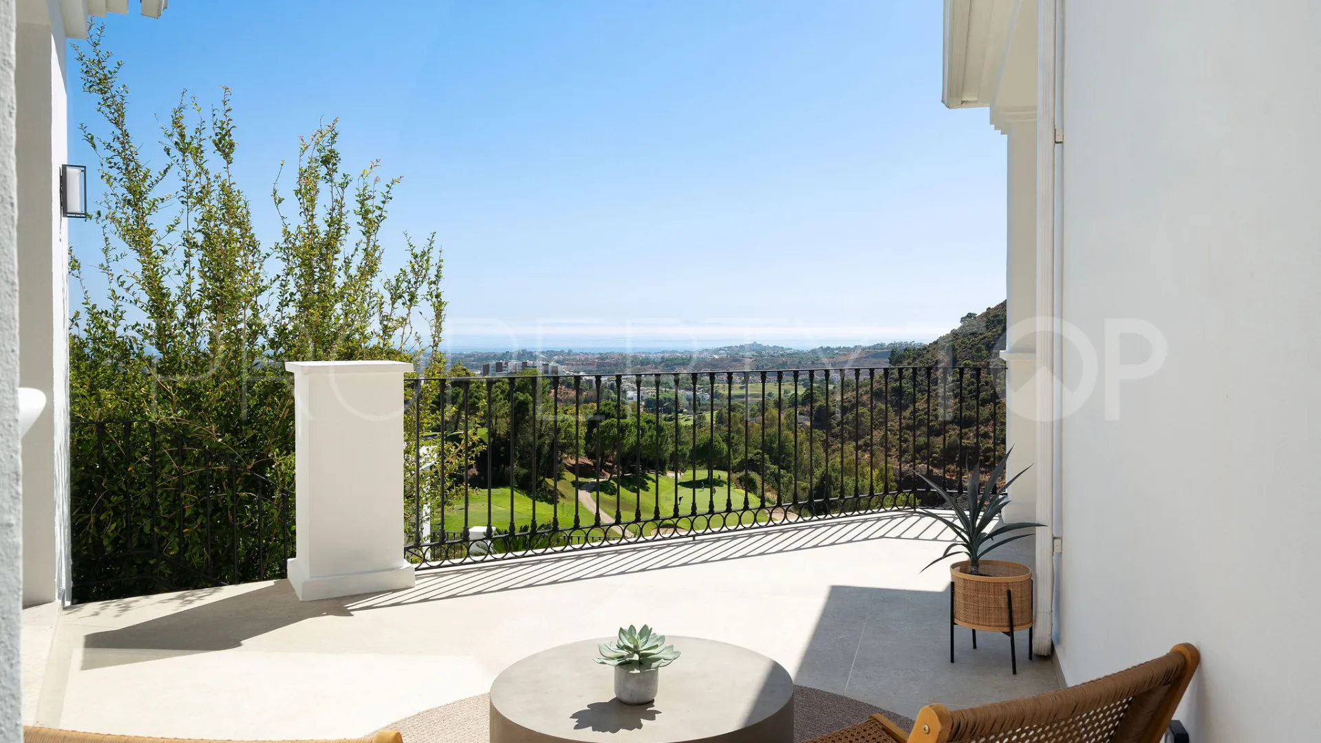 For sale Los Arqueros villa with 5 bedrooms