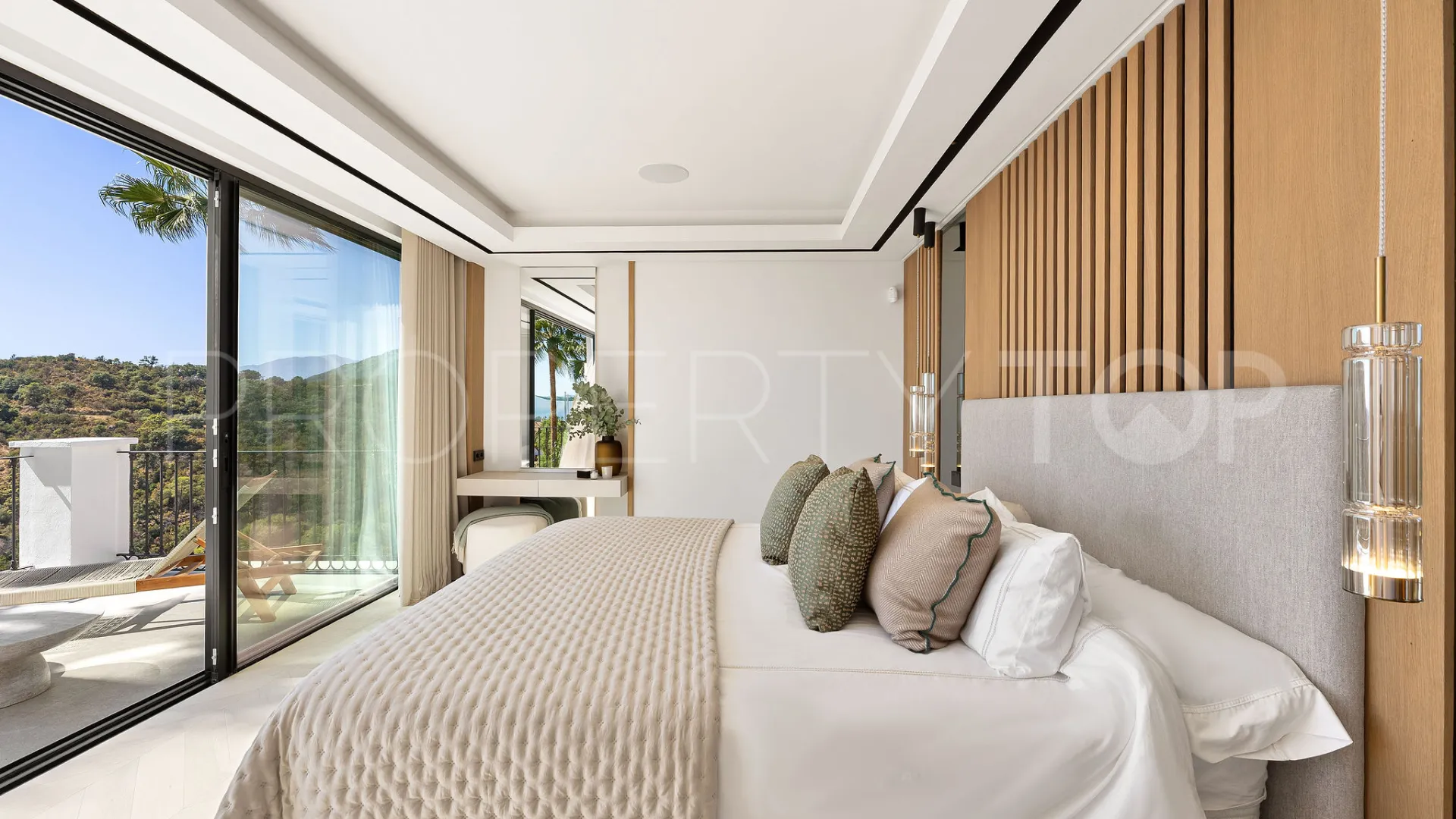 For sale Los Arqueros villa with 5 bedrooms