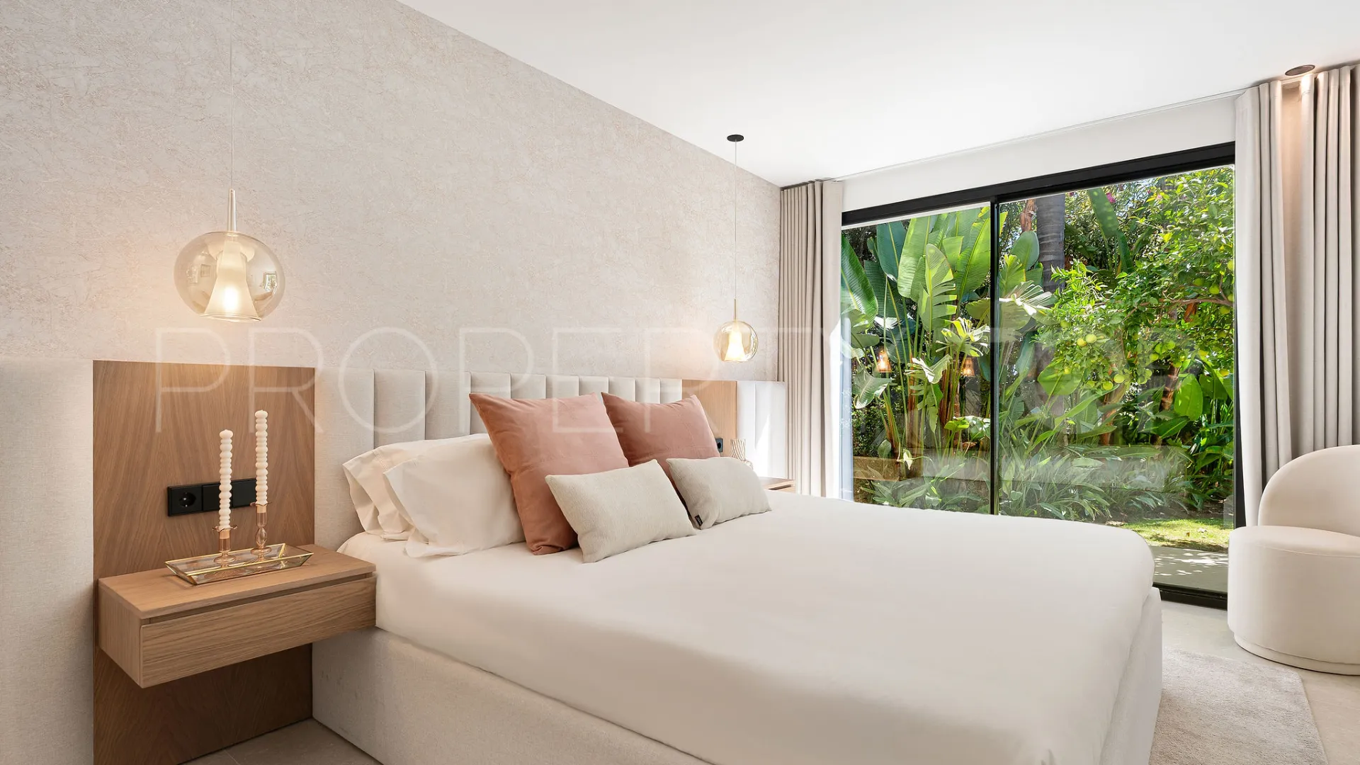 For sale Los Arqueros villa with 5 bedrooms