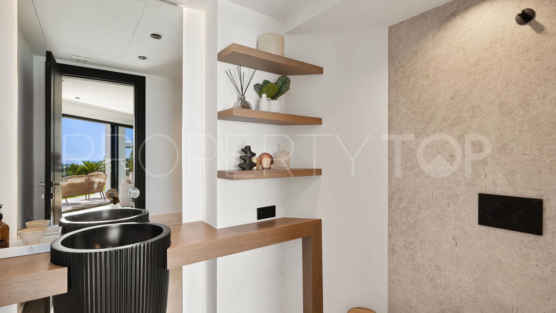 For sale Los Arqueros villa with 5 bedrooms