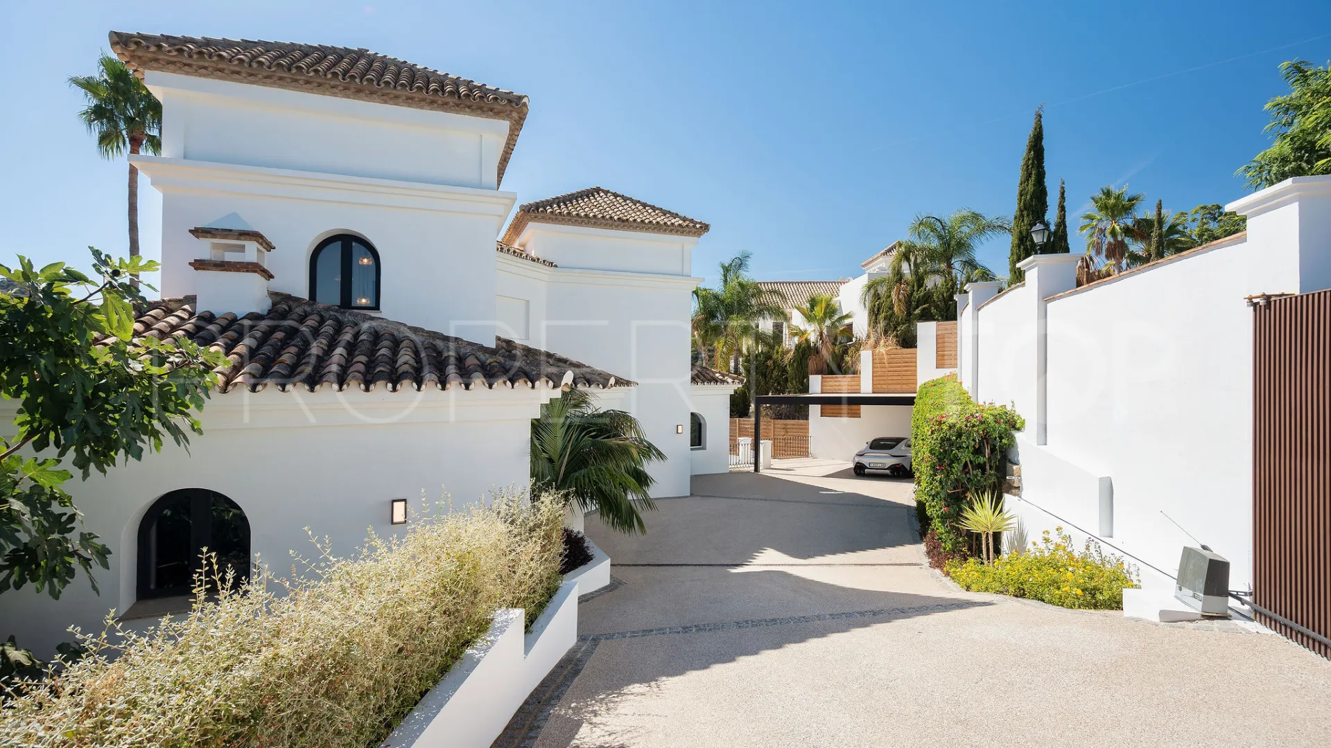 For sale Los Arqueros villa with 5 bedrooms