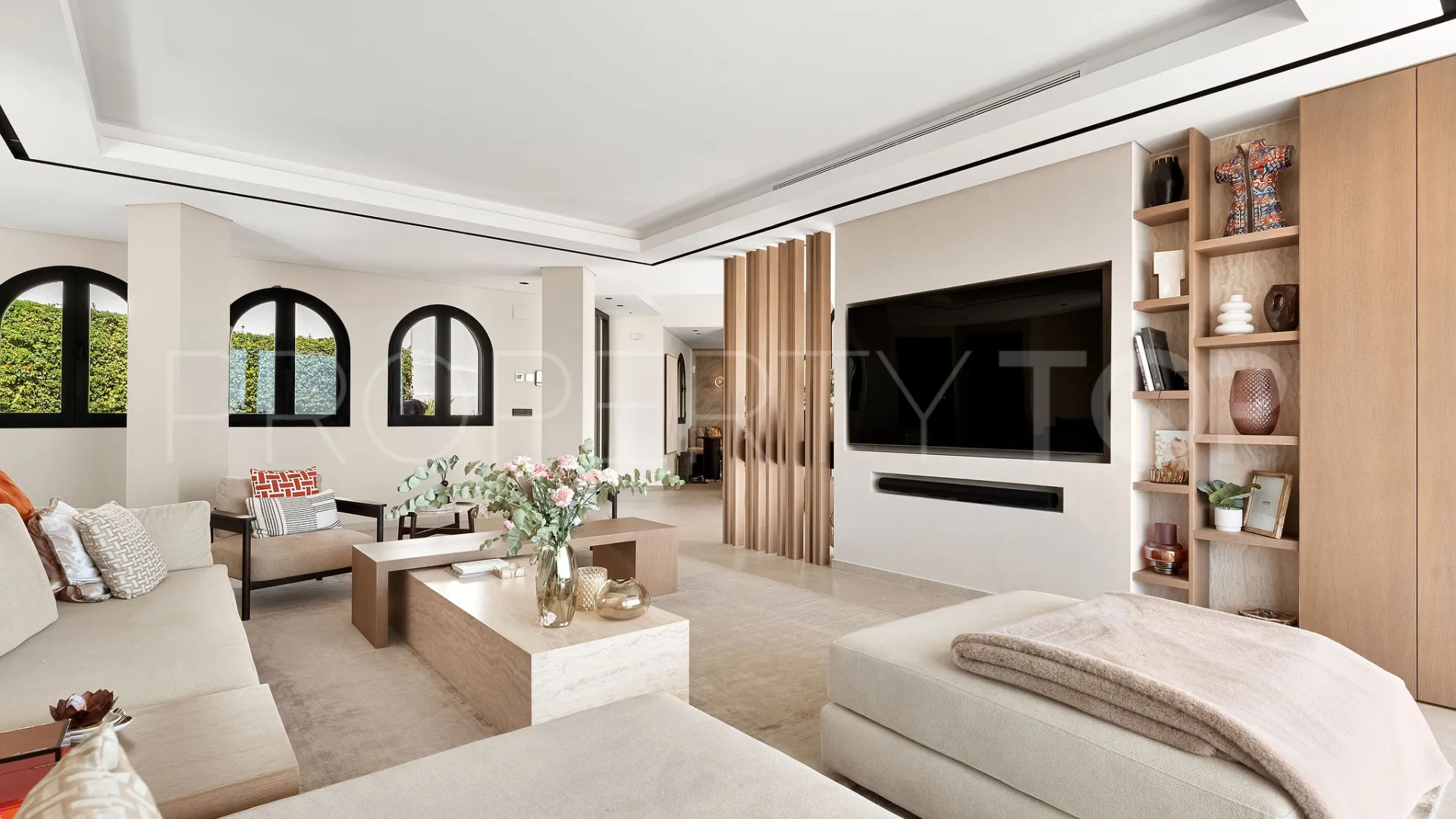 For sale Los Arqueros villa with 5 bedrooms