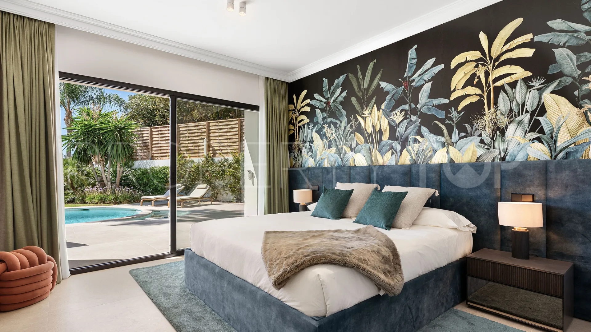 For sale Los Arqueros villa with 5 bedrooms
