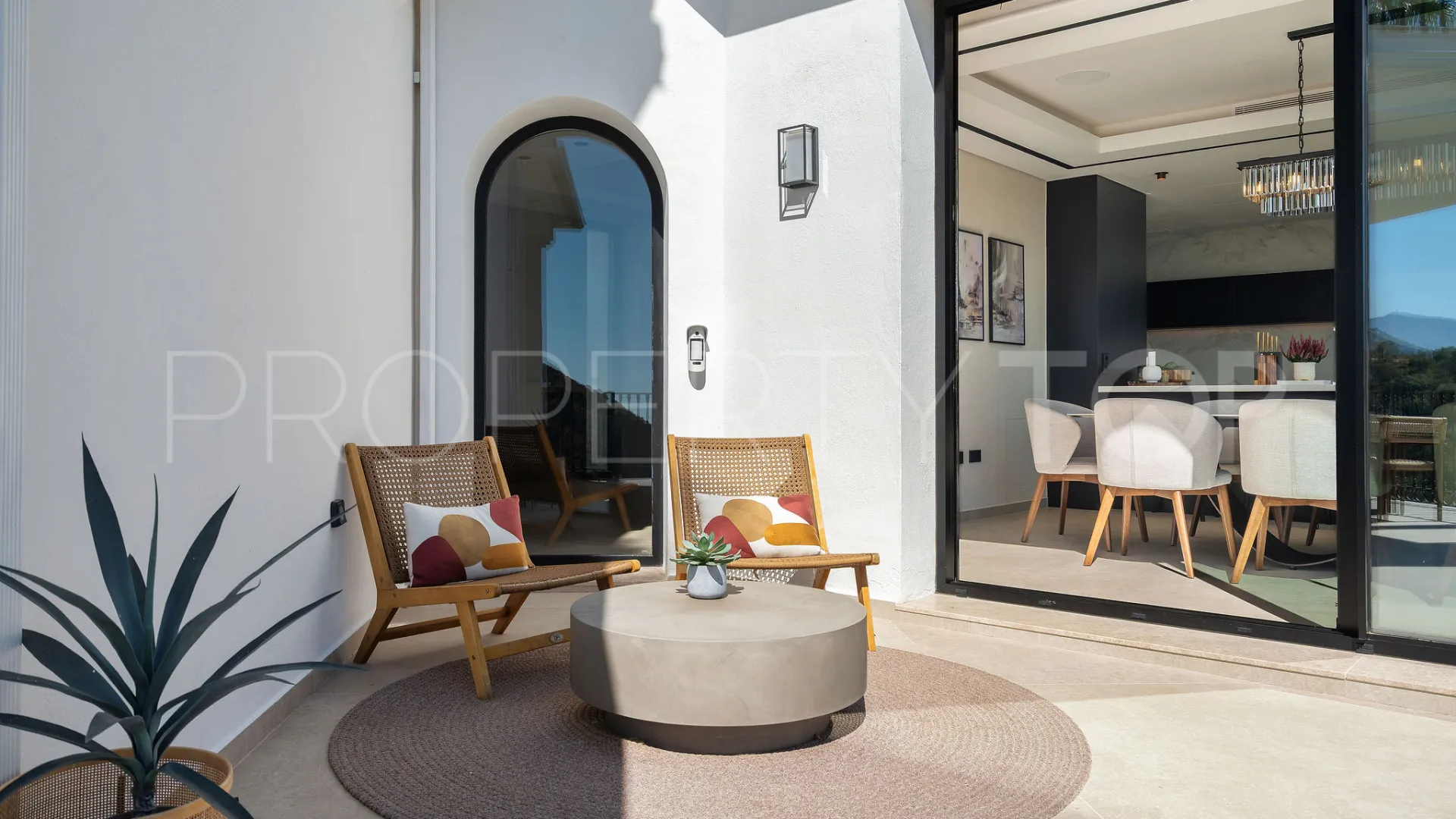 For sale Los Arqueros villa with 5 bedrooms