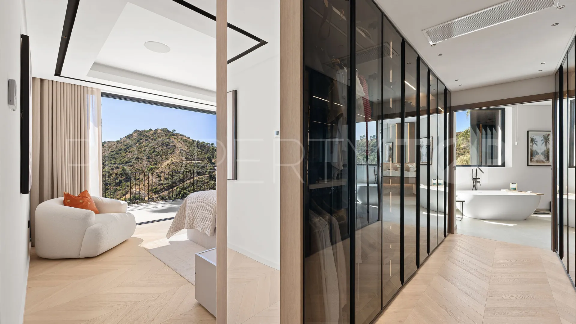 For sale Los Arqueros villa with 5 bedrooms
