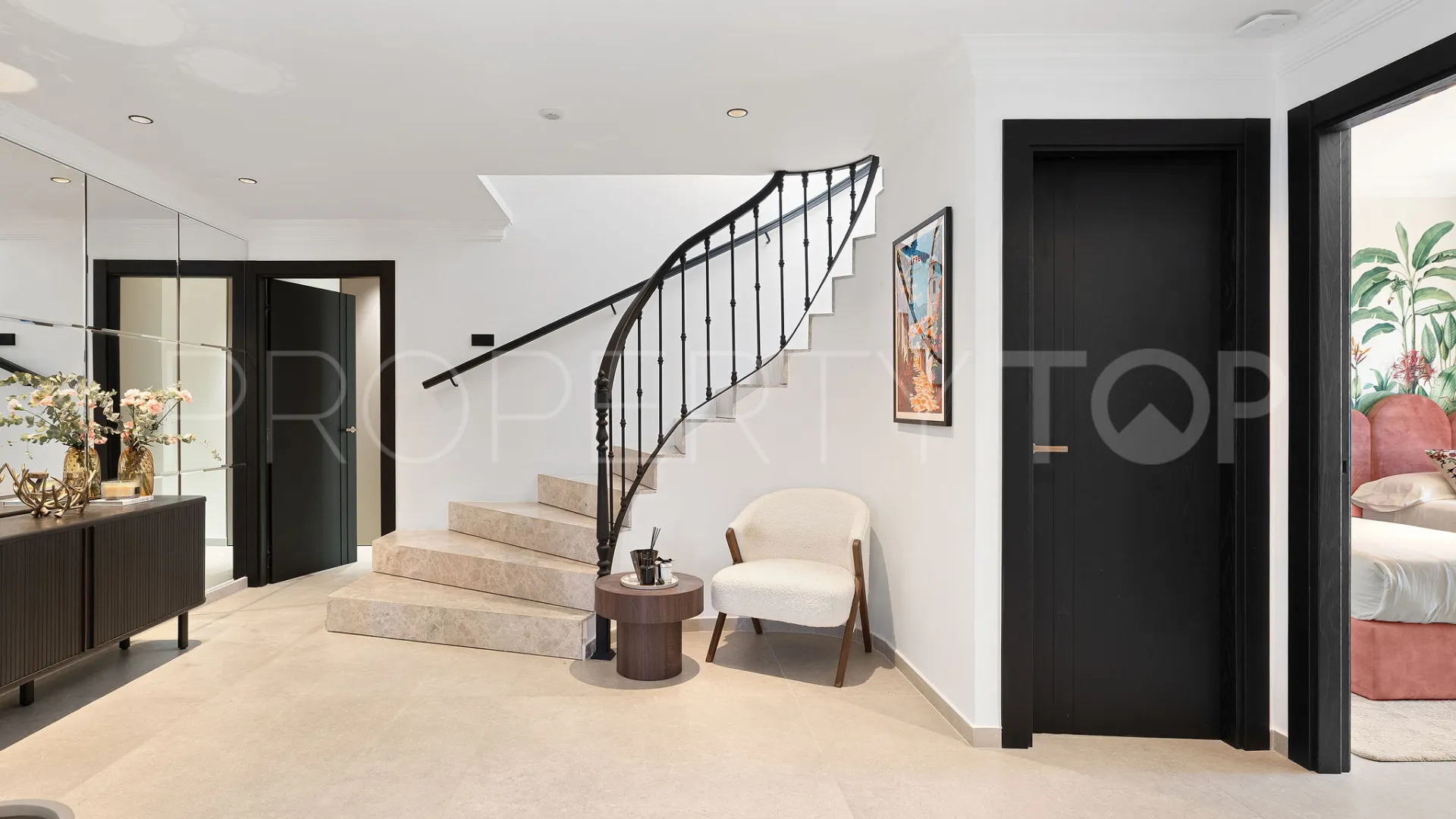 For sale Los Arqueros villa with 5 bedrooms