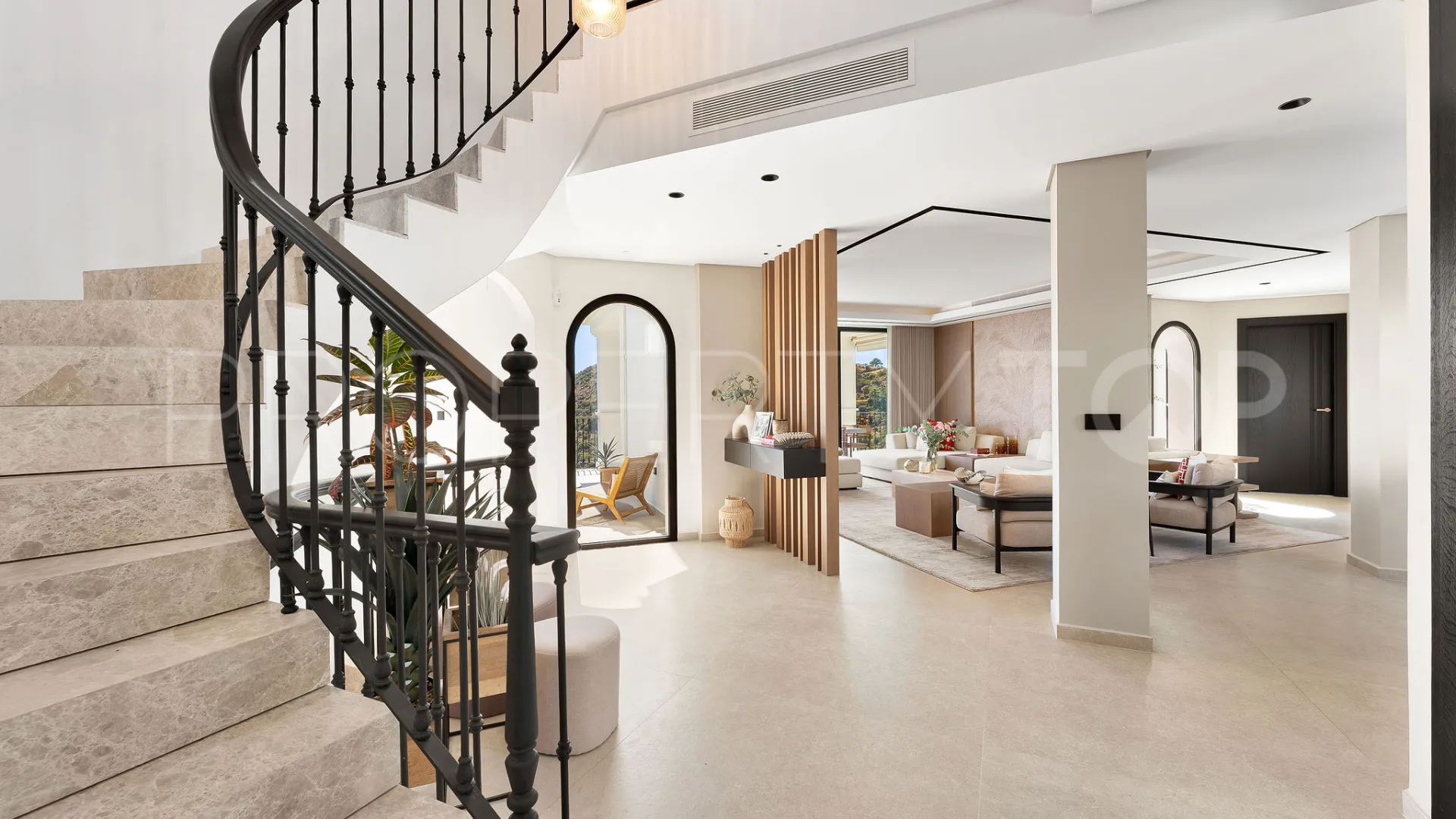 For sale Los Arqueros villa with 5 bedrooms