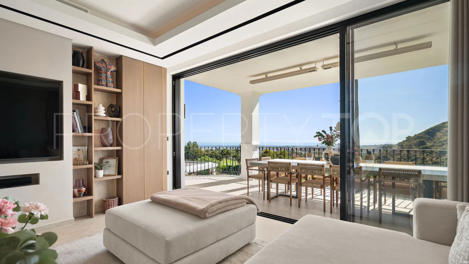 For sale Los Arqueros villa with 5 bedrooms