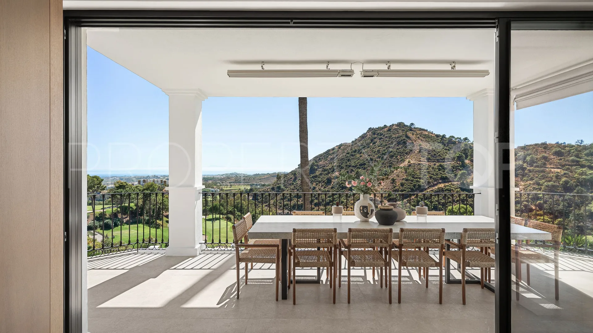 For sale Los Arqueros villa with 5 bedrooms