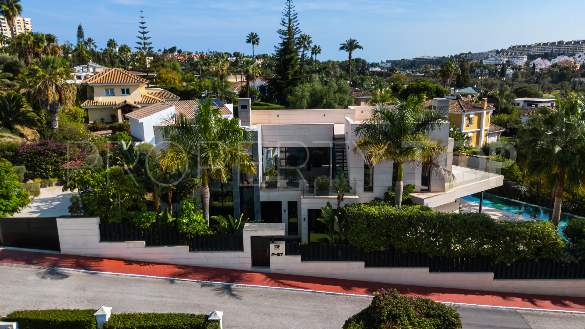 Villa with 6 bedrooms for sale in Parcelas del Golf