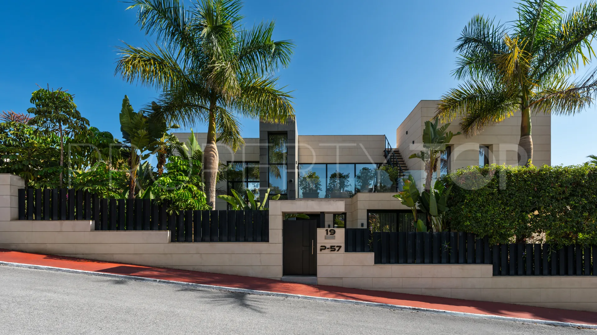 Villa with 6 bedrooms for sale in Parcelas del Golf