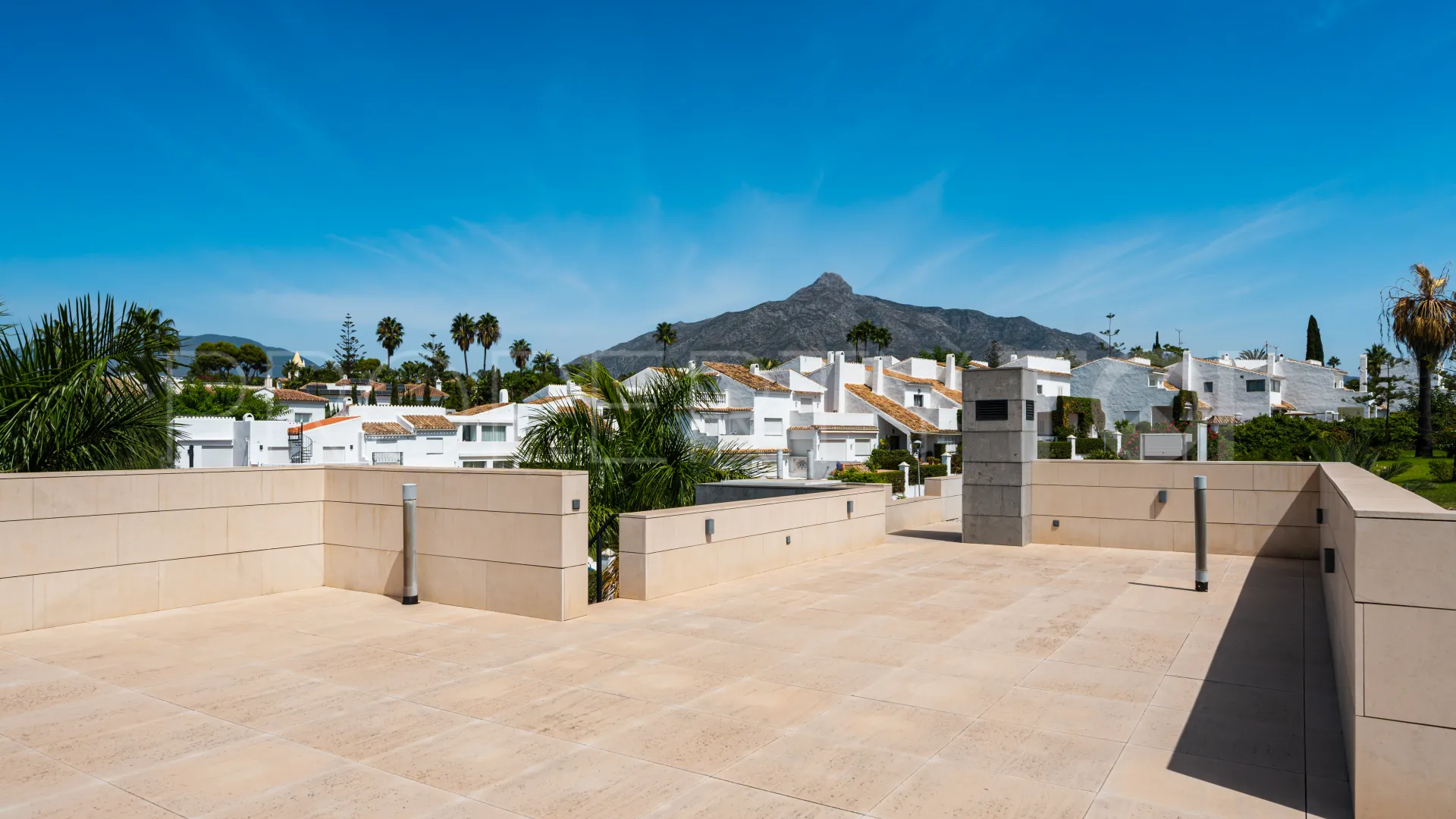 Villa with 6 bedrooms for sale in Parcelas del Golf