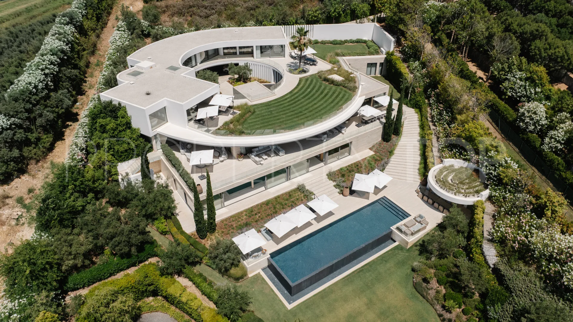 Villa a la venta con 5 dormitorios en La Reserva