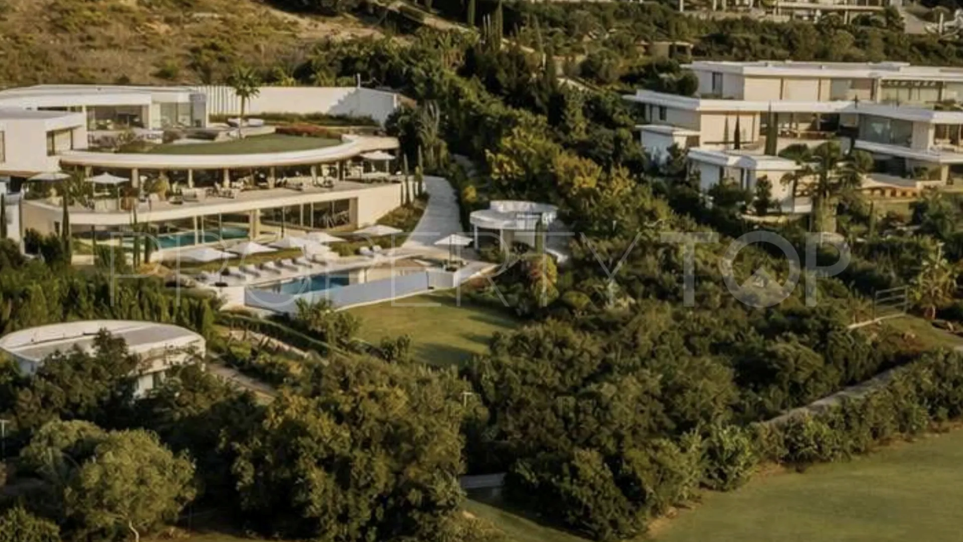 Villa a la venta con 5 dormitorios en La Reserva