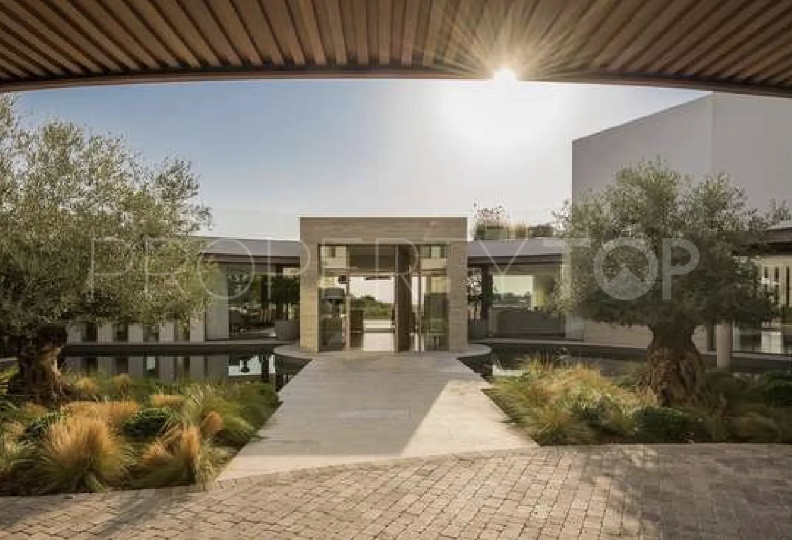 Villa a la venta con 5 dormitorios en La Reserva