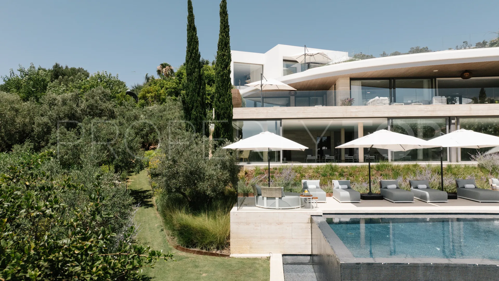 Villa a la venta con 5 dormitorios en La Reserva