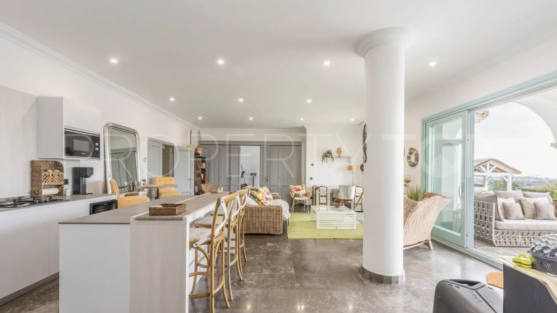 Comprar villa con 5 dormitorios en La Reserva