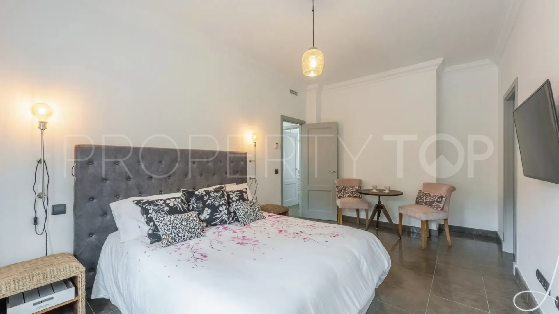 Comprar villa con 5 dormitorios en La Reserva