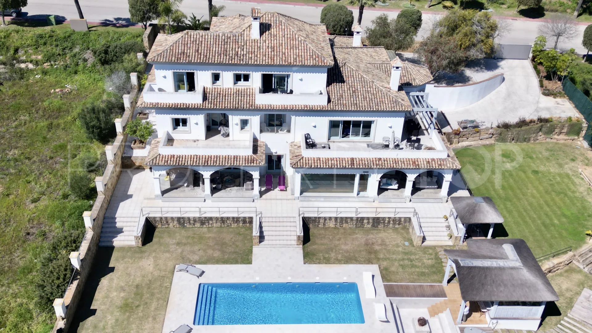 Comprar villa con 5 dormitorios en La Reserva