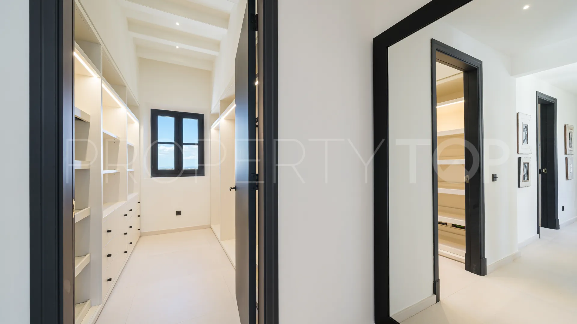 Villa en venta de 5 dormitorios en Santa Maria del Cami