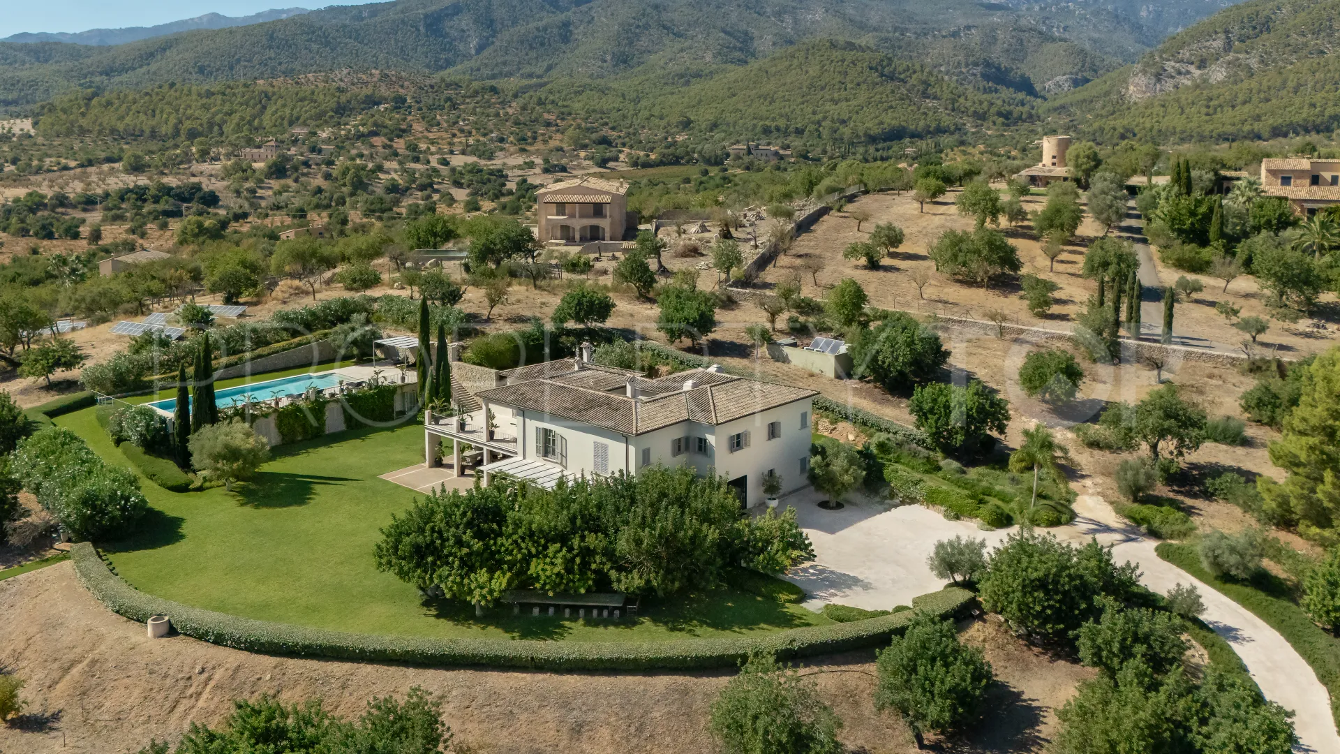 Villa en venta de 5 dormitorios en Santa Maria del Cami