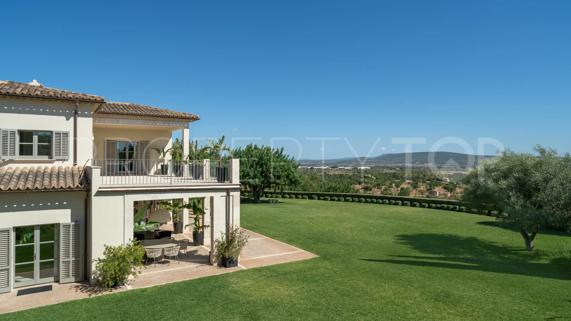 Villa en venta de 5 dormitorios en Santa Maria del Cami