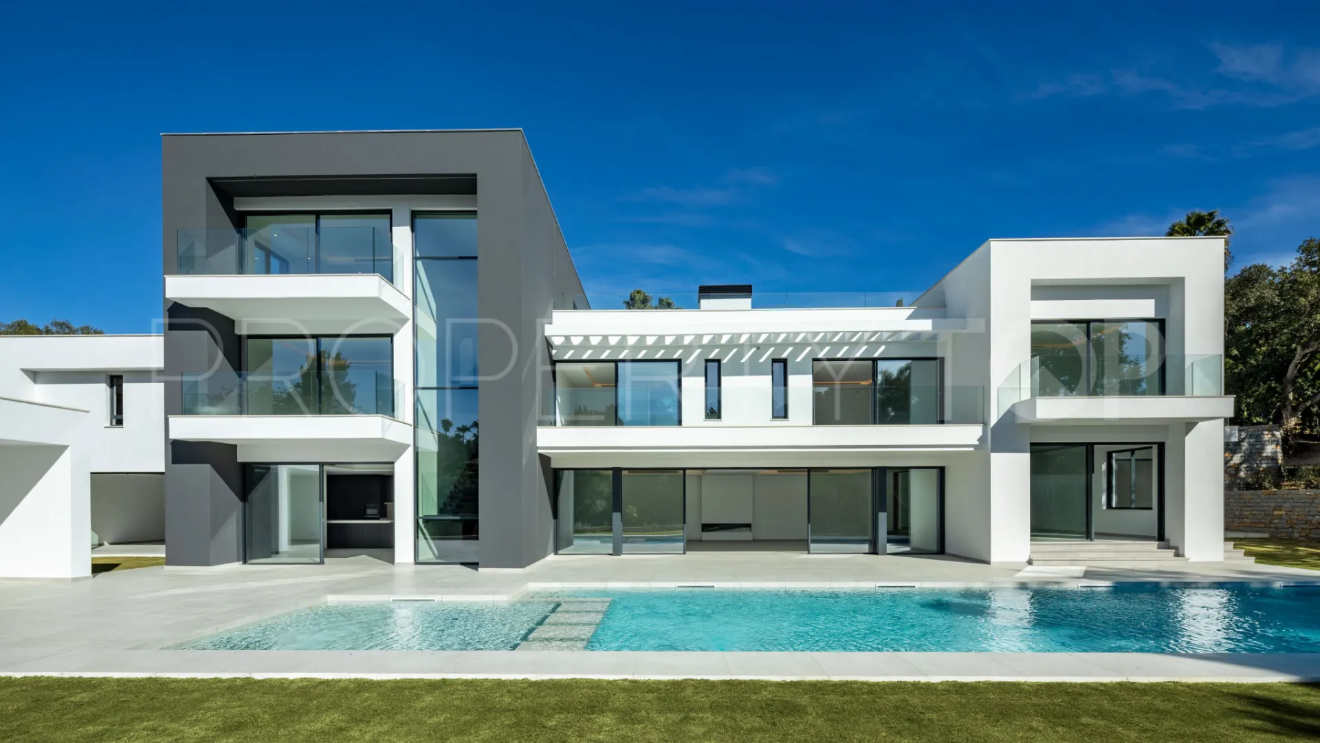 Villa en venta en Sotogrande Alto con 7 dormitorios