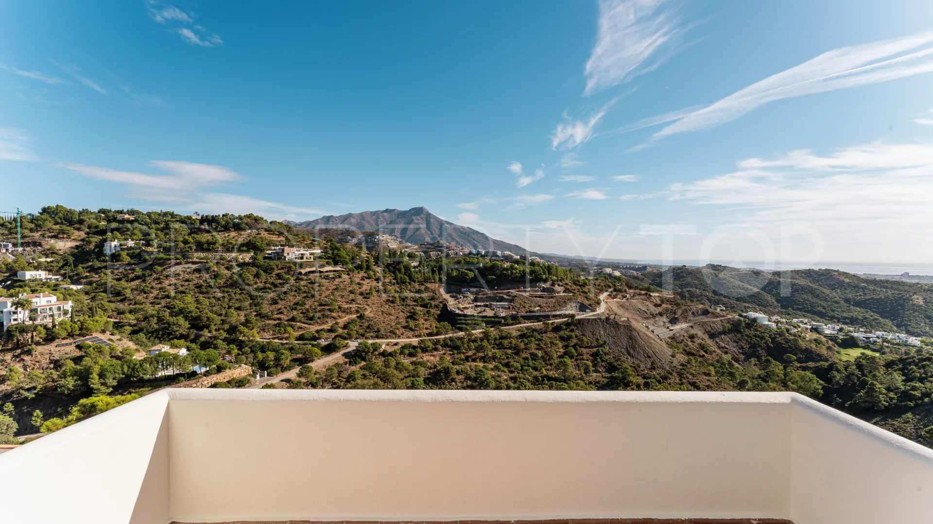 El Madroñal, villa con 6 dormitorios en venta