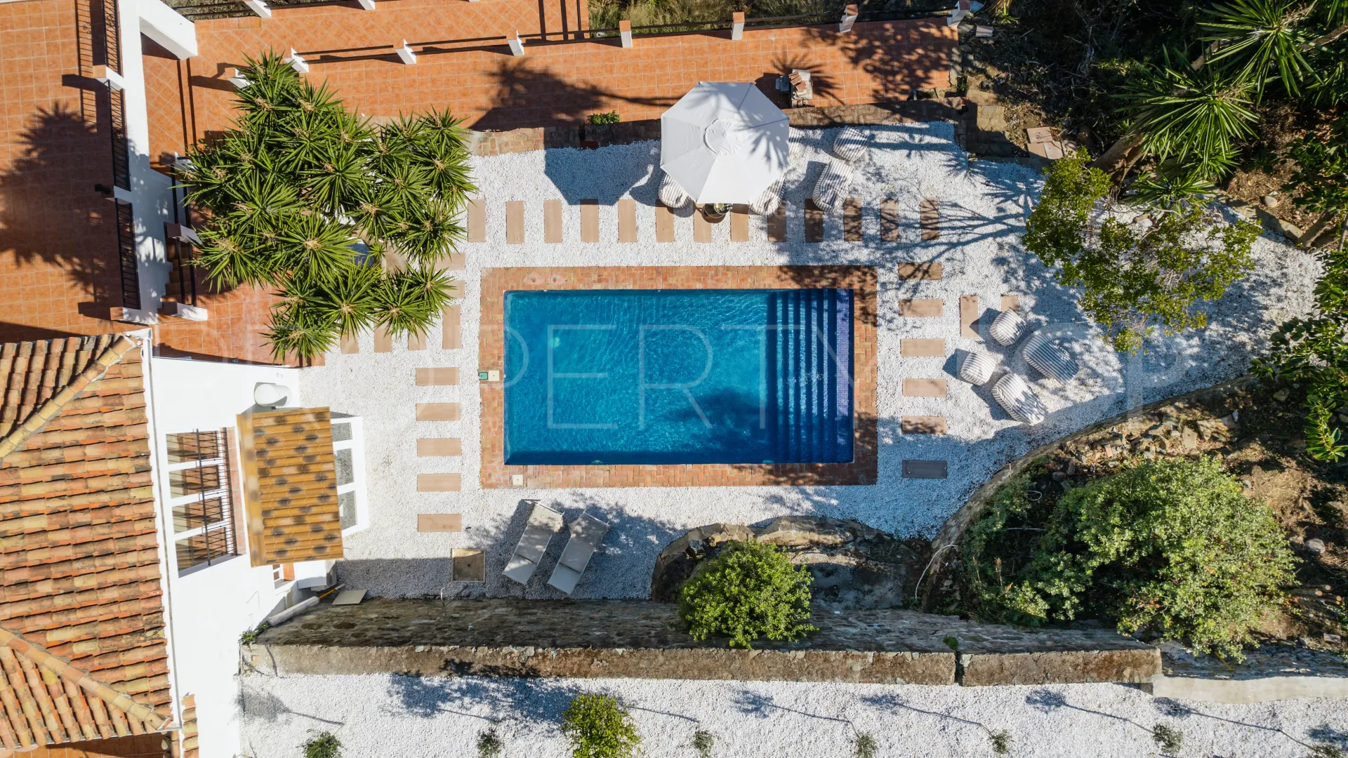 El Madroñal, villa con 6 dormitorios en venta