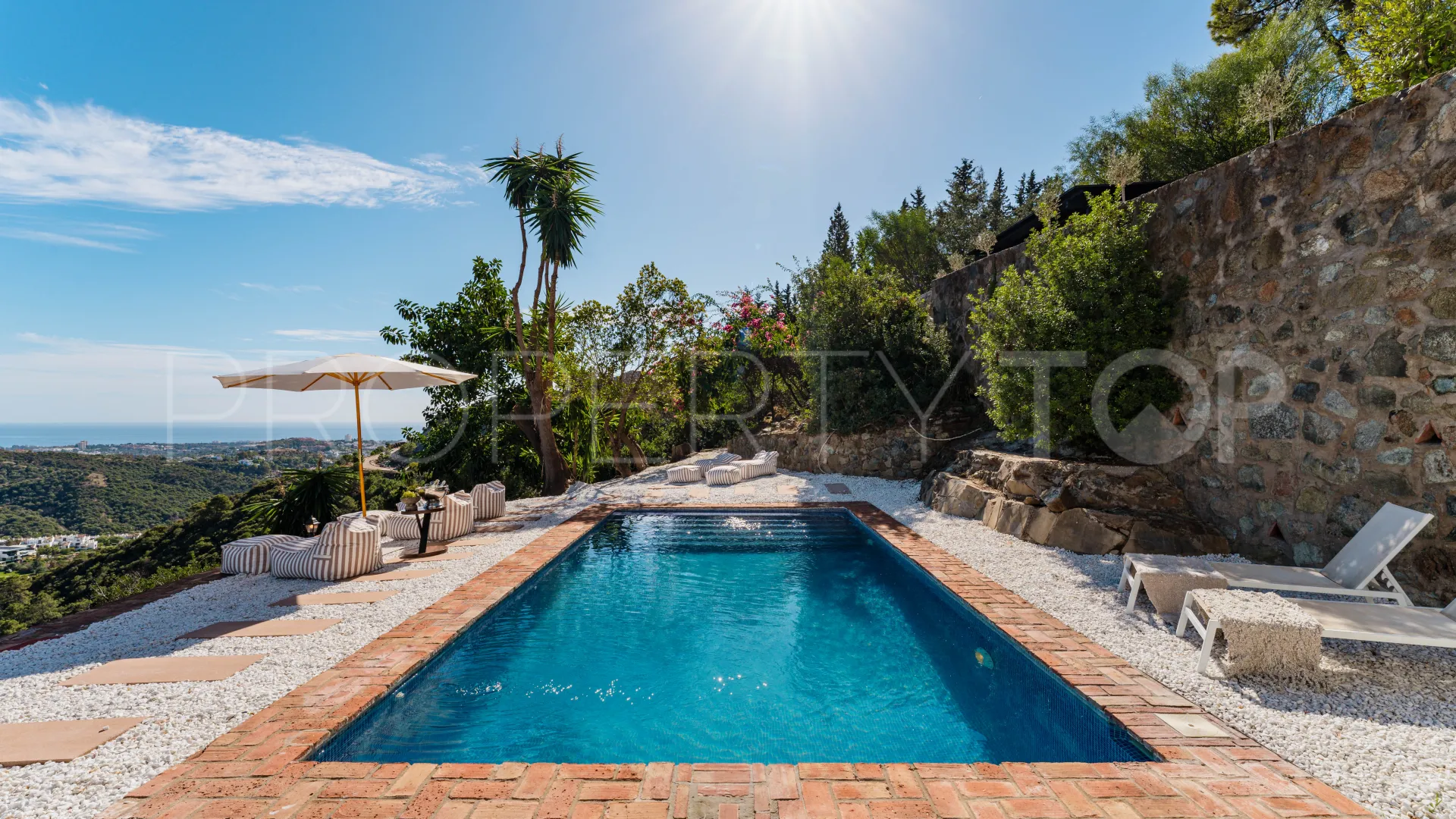 El Madroñal, villa con 6 dormitorios en venta