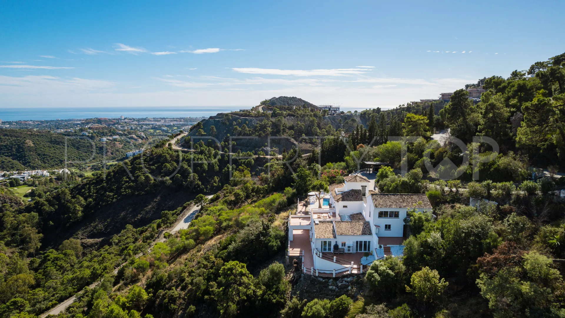 El Madroñal, villa con 6 dormitorios en venta