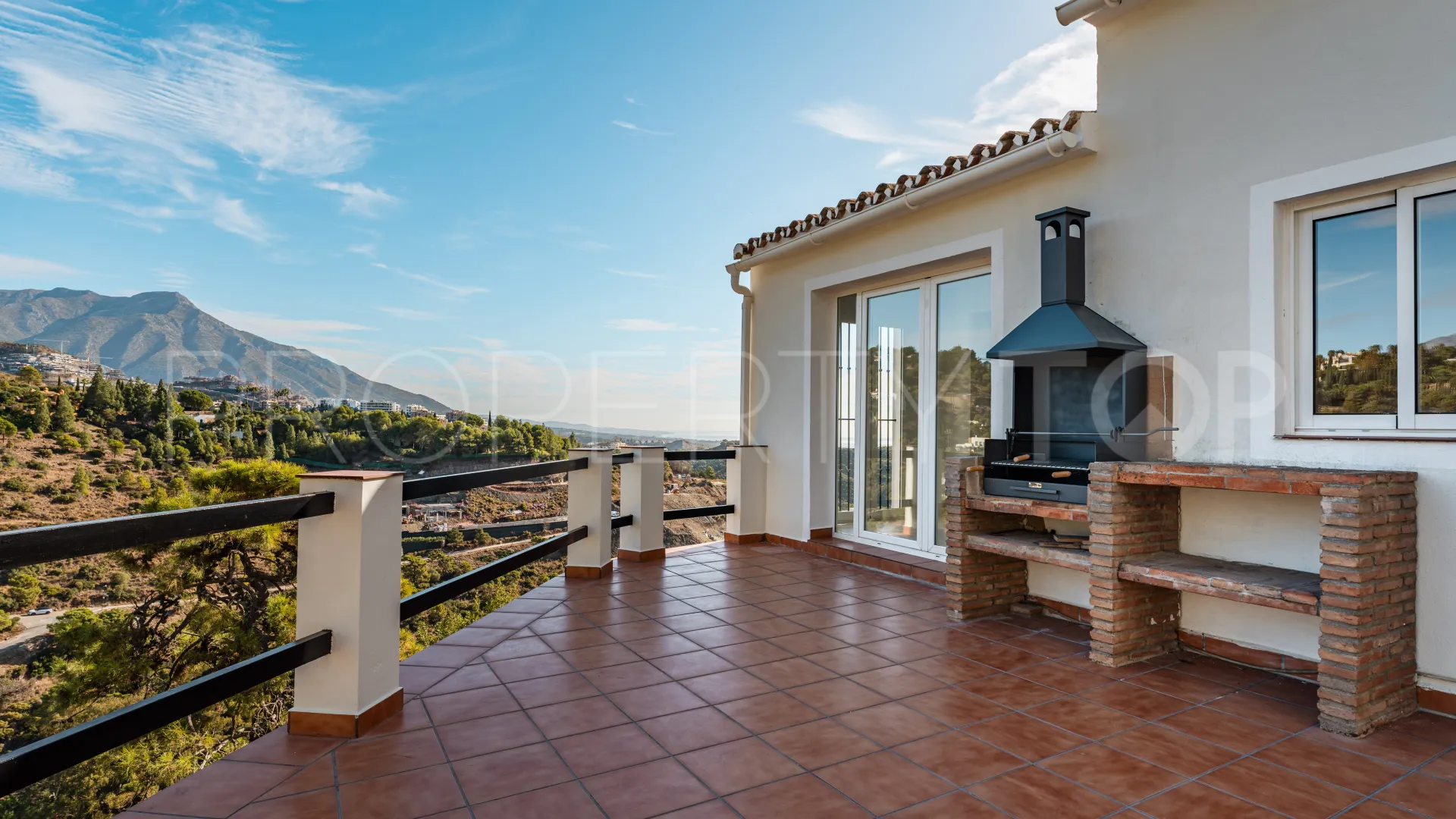 El Madroñal, villa con 6 dormitorios en venta