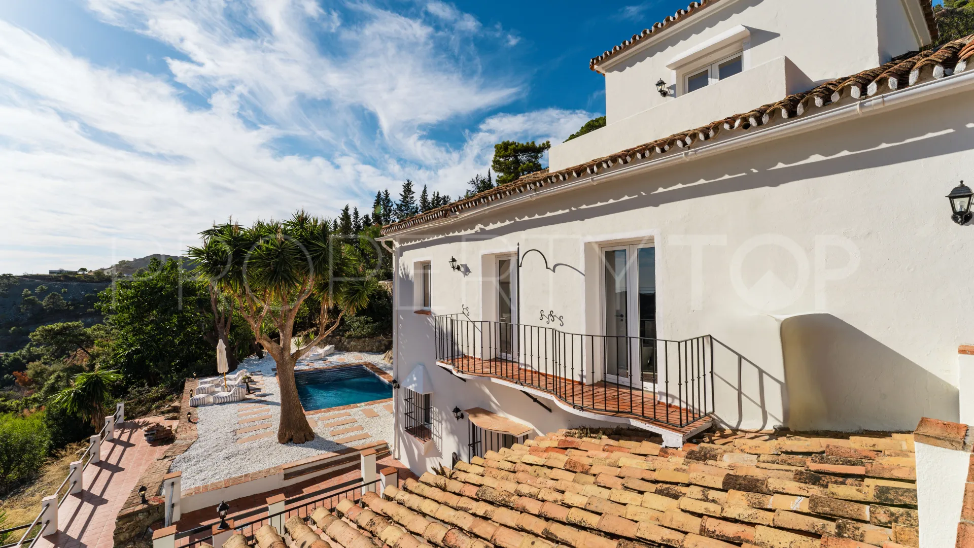 El Madroñal, villa con 6 dormitorios en venta
