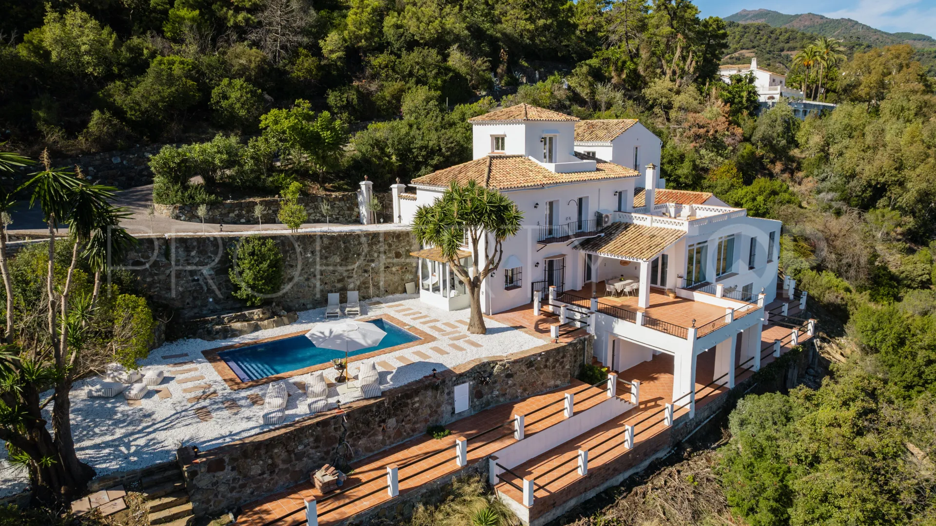 El Madroñal, villa con 6 dormitorios en venta
