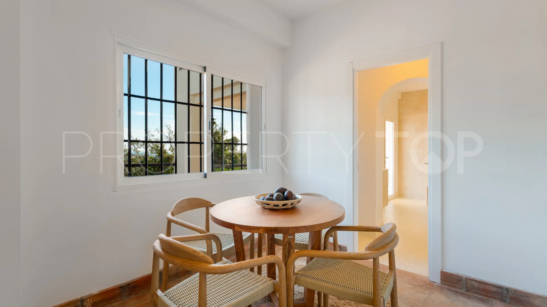 El Madroñal, villa con 6 dormitorios en venta