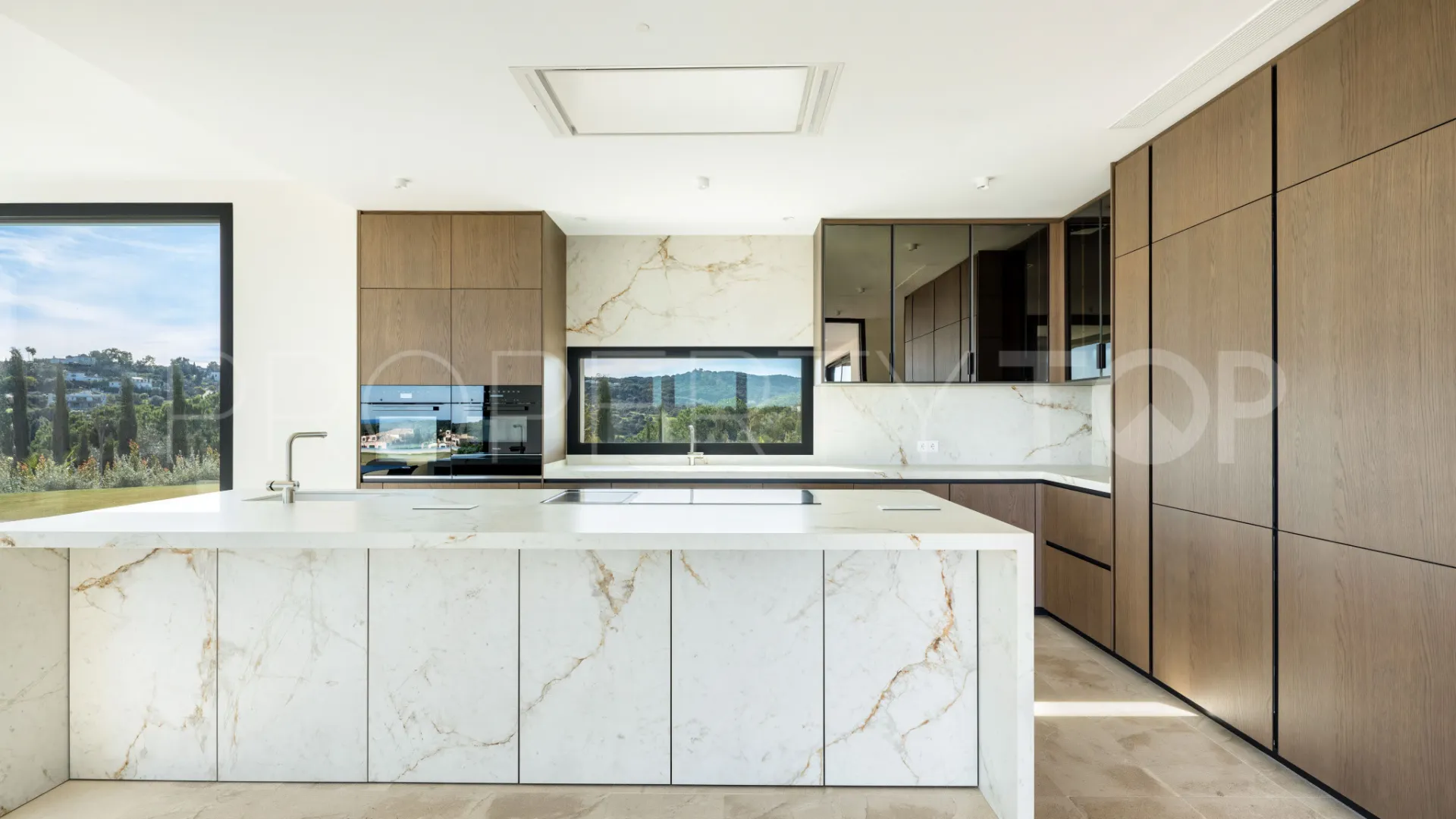 Villa a la venta en Sotogrande con 8 dormitorios