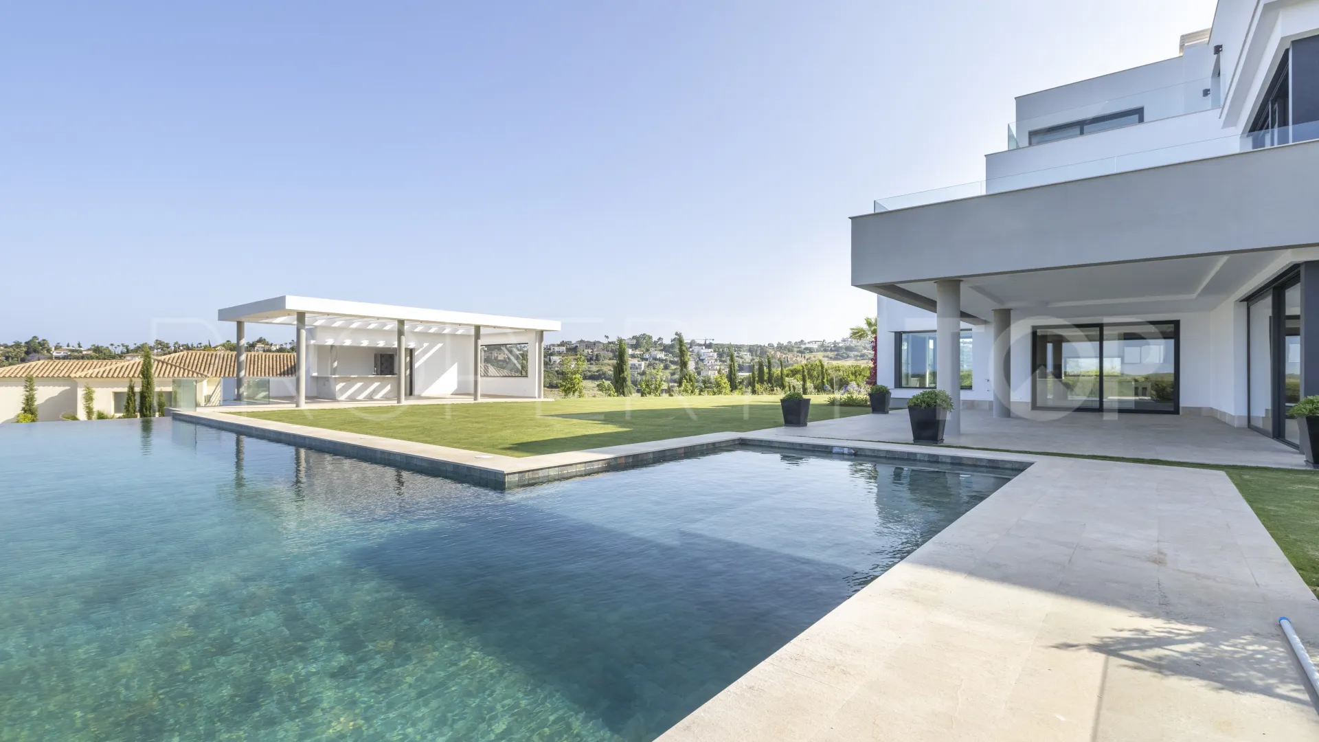 Villa a la venta en Sotogrande con 8 dormitorios