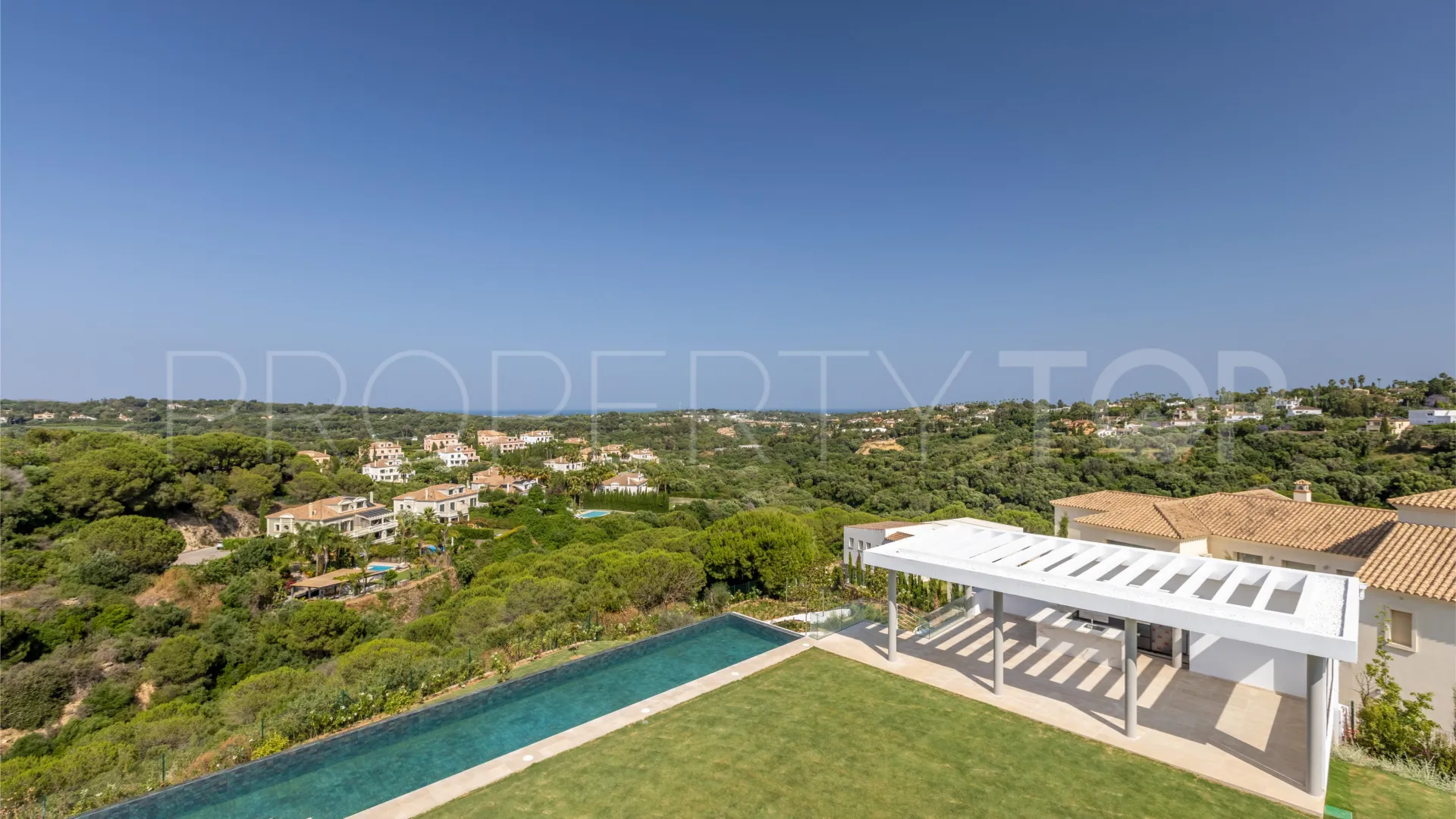 Villa a la venta en Sotogrande con 8 dormitorios