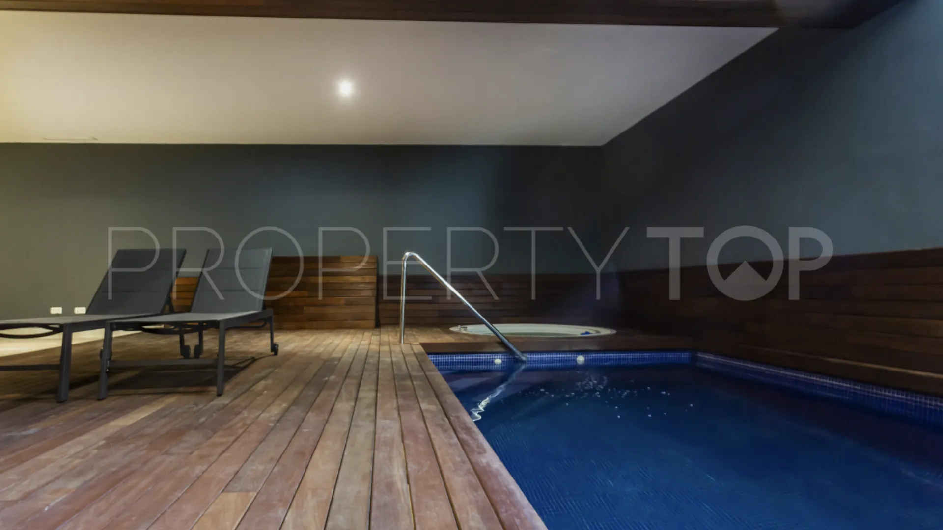 For sale El Madroñal villa with 7 bedrooms
