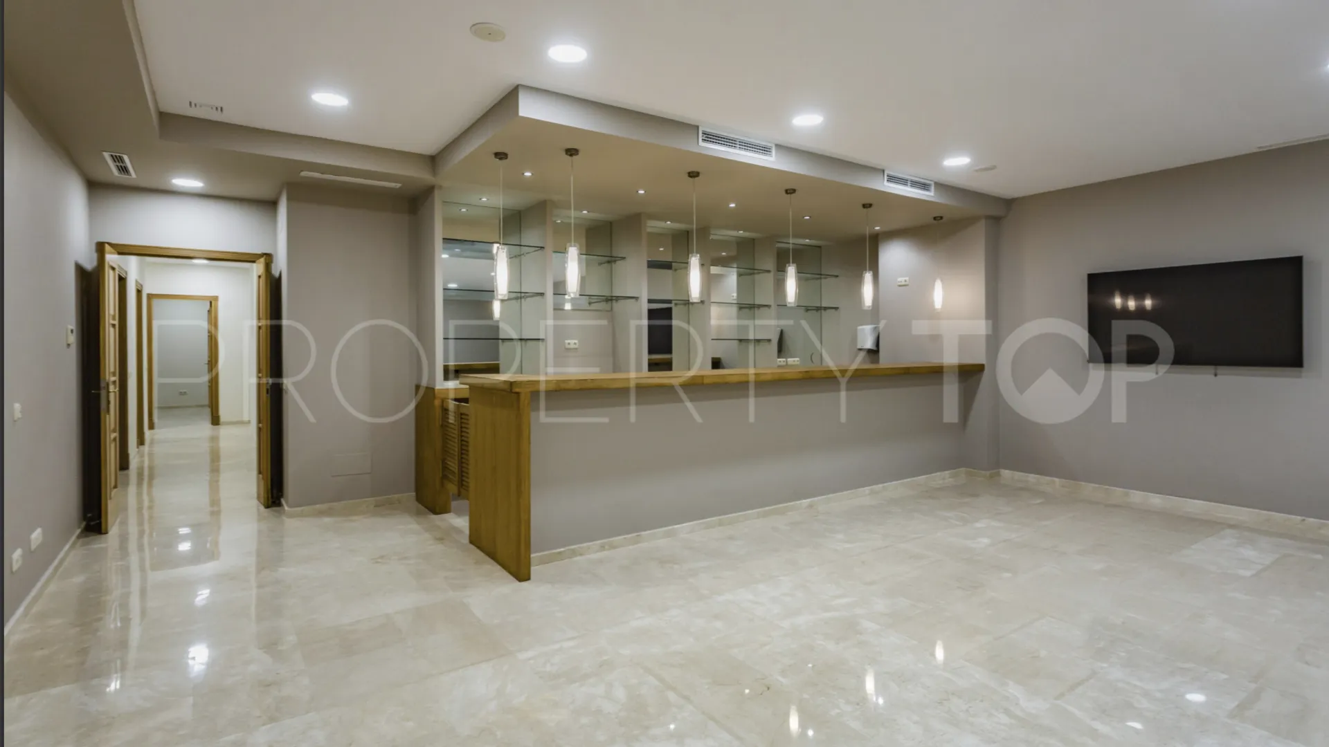 For sale El Madroñal villa with 7 bedrooms