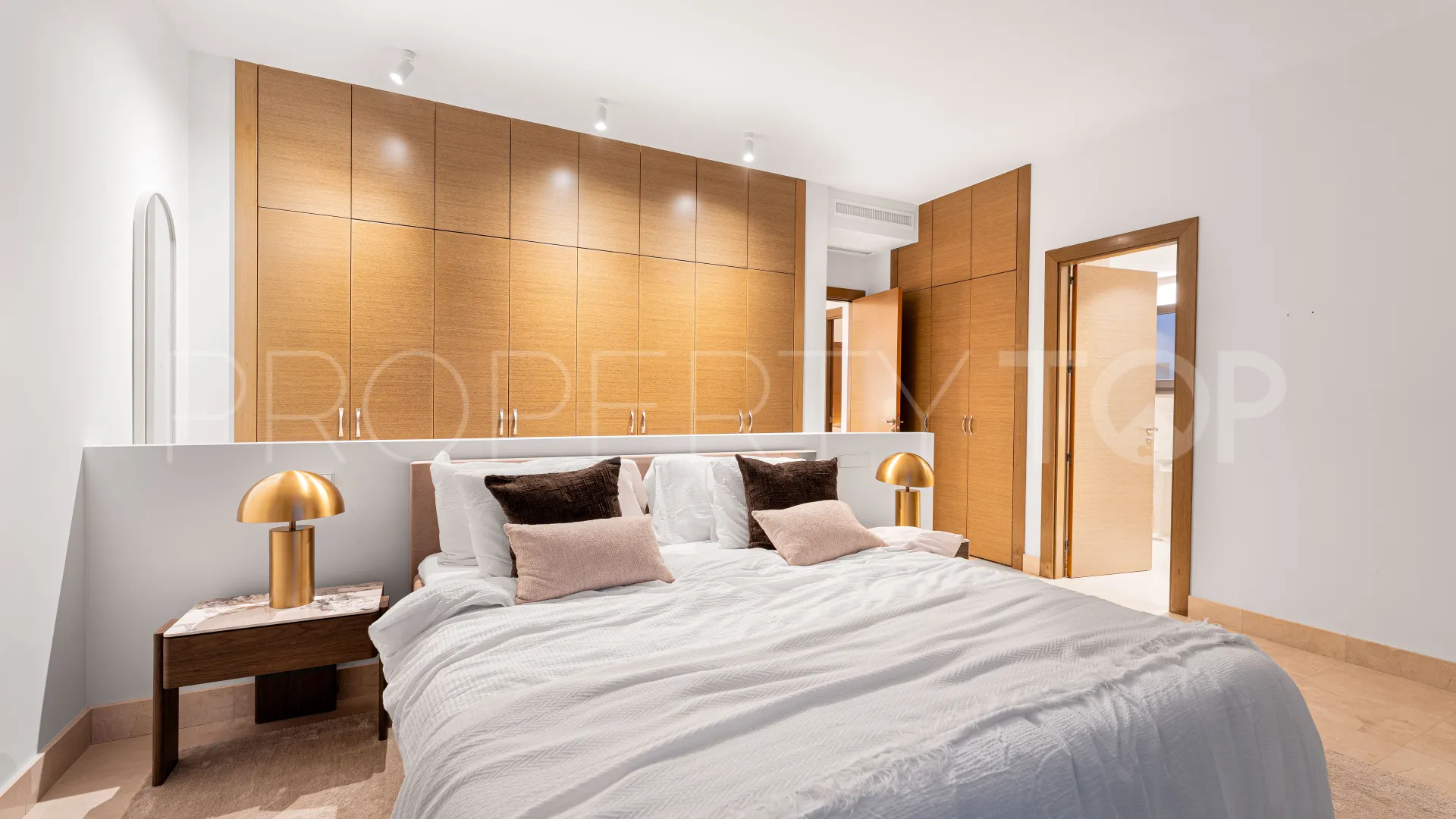 5 bedrooms villa for sale in Atalaya Fairways